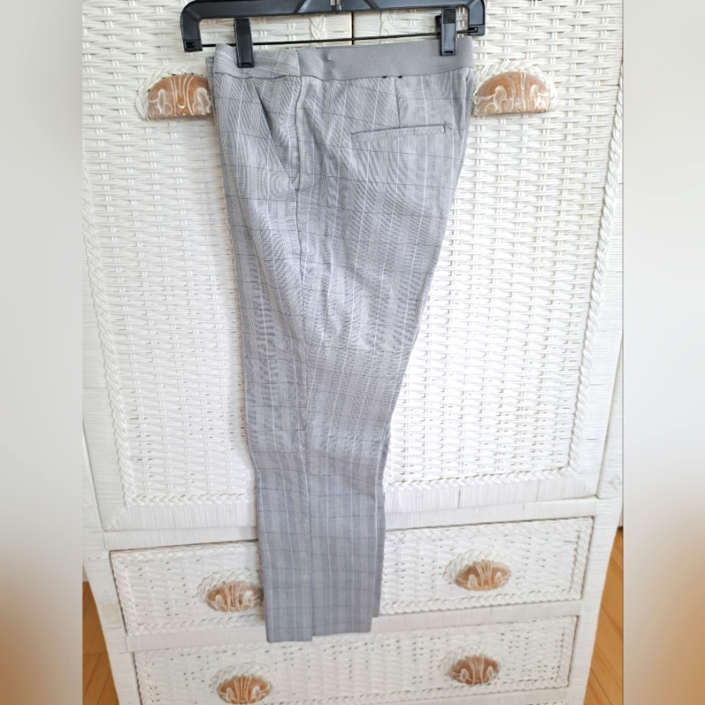 Womens Amanda + Chelsea Gray Plaid Dressy Pants with Some Strech Tapered Sz 4